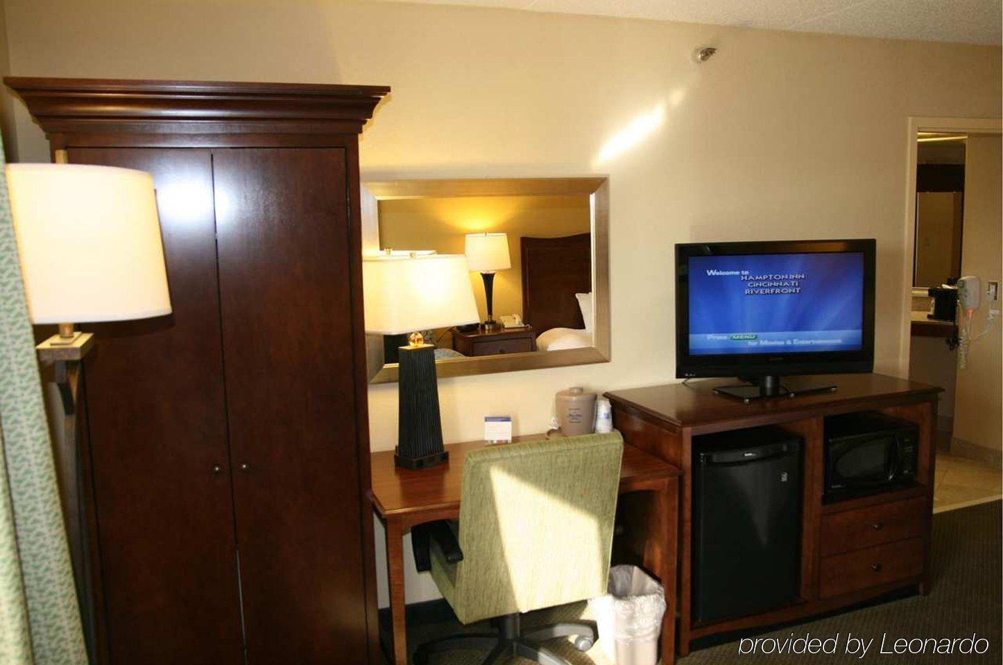 Holiday Inn Express & Suites Cincinnati Riverfront, An Ihg Hotel Covington Quarto foto